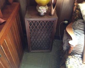 ONE OF 3 VINTAGE SPEAKERS