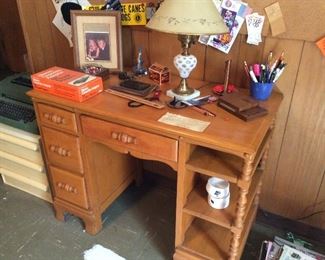 SOLID WOOD DESK