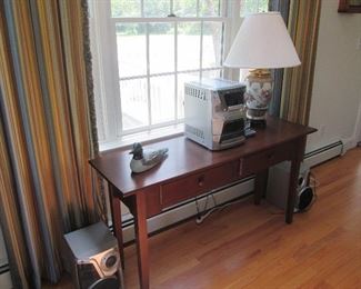 Console Table w Drawers