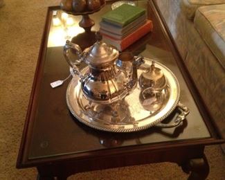 Coffee table with glass insert