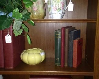 Shelf decor