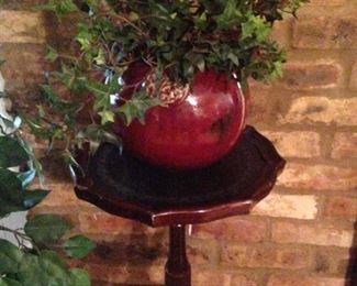 Small table/plant stand