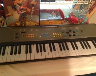 Techno-Beat electronic keyboard