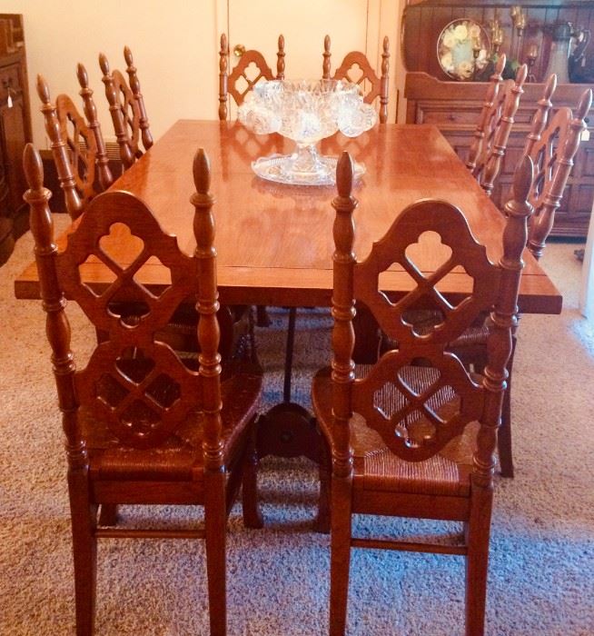 Thomasville dining table; 8 rush seat chairs