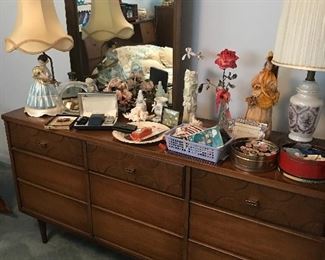 Retro dresser