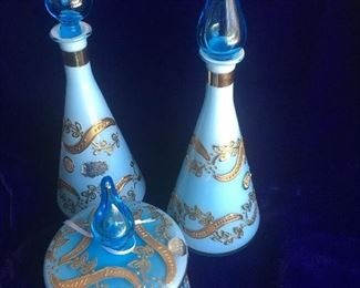 Italian dresser set