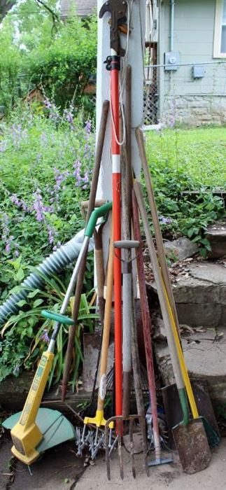 Large Garden Tool Lot - Very nice lot; some are vintage tools