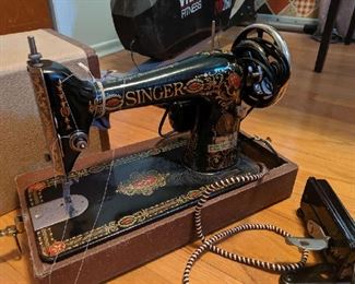 1920's singer sewing machine - beautiful!