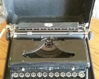 Antique Typewriter, Manual