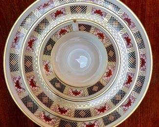 Royal Crown Derby English Bone China, "Derby Border"
