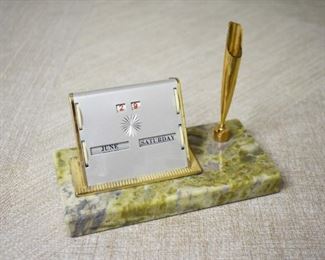 Desk Eternal Calendar / Pen