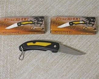 2 Pocket Knives