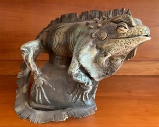 Lidded Iguana TEAPOT?!