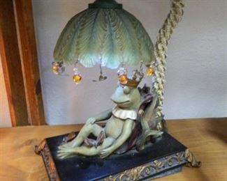 Frog lamp