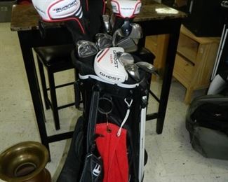 Nearly new set of golf clubs