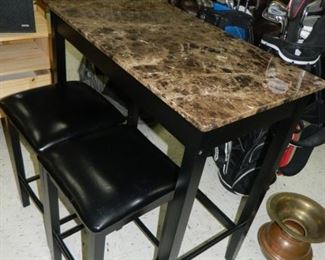 Small 2 person rectangular pub table & 2 stools