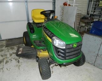 John Deere lawn mower - low hours