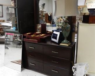 Dresser with mirror lamp & decor