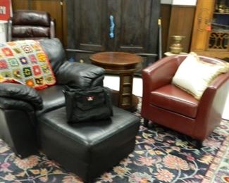 Rug, Chsir & ottoman, Table, chair