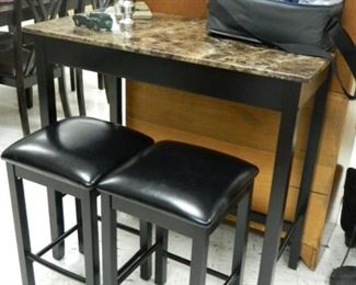Table with 2 chsirs