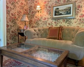 Display Coffee Table
