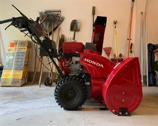 Honda Hydrostatic Snow Blower