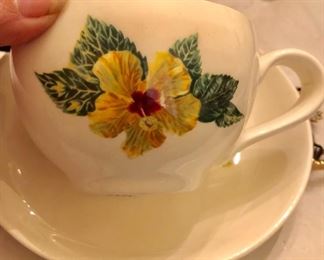 Santa Anita California 1949 pottery YELLOW HIBISCOUS