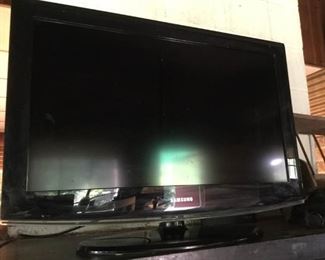 Samsung 32'' HDTV https://ctbids.com/#!/description/share/188667