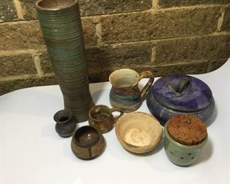 Assorted Earthenware Pottery https://ctbids.com/#!/description/share/188865