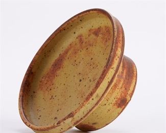 Mottled yellow and brown studio ceramic dish with an exaggerated footrim.
SKU: 01409
Follow us on Instagram: @revereauctions