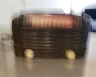 Bakelite 1940s radio