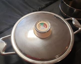 Pan with built in thermometer