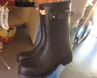 Rubber work boots-new!