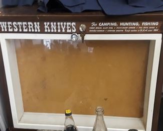 Vintage Western Knifes Display Case with Keys 