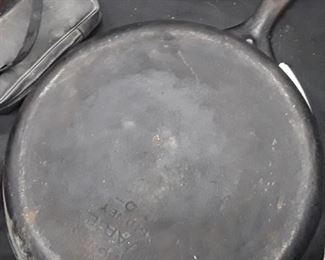 Wagner Ware Cast Iron Skillet 