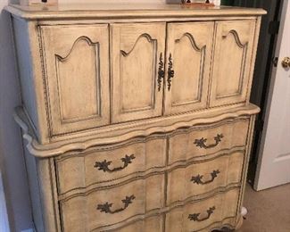 French provincial style dresser and hutch (Off with their heads!)