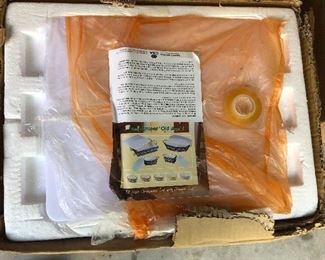 I think, but I am not sure, that this is an at-home organ-transplant kit