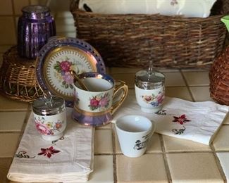 lots of vintage and newer kitchen items