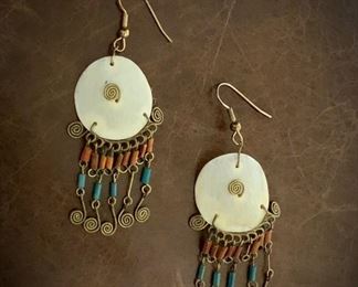 Vintage 60's boho-chic earrings with brass, coral, turquoise and horn