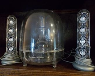 PAIR Harman Kardon Speakers