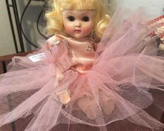 "Ginny" 7.5" "Walking" Vogue Doll w/all movable parts. Back marked: Pat.Pend. 28B7594, Made in USA Eyes o/c