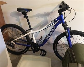 Specialized Hotrock 24 Bicycle