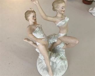 Wallendorf Porcelain figurine. Women waves, Perfect condition