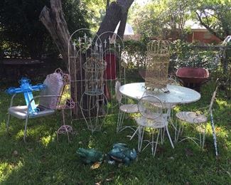 Lots of yard art and furniture 