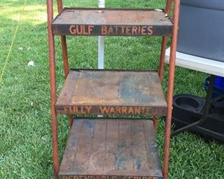 Vintage Gulf Battery display