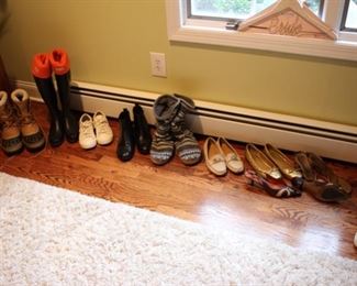 Ladies shoes & clothing