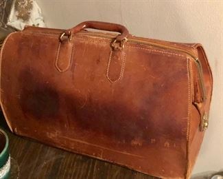 Vintage leather doctors bag, great condition