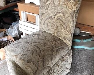 4 newer dining chairs, clean and nicley upholstered