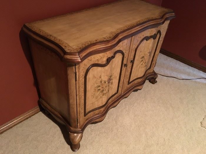 Decorative chest with storage.  Excellent condition!  $250
