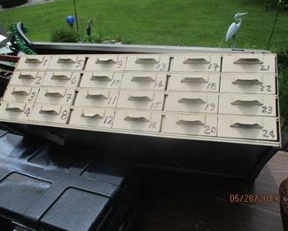 metal drawer unit